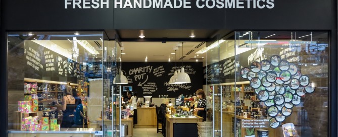 Lush winkel